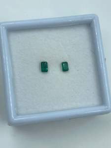 Esmeralda Zambiana de la Mejor Calidad, Corte Baguette, Verde Natural, 0.66 Quilates, 3x5MM, Colgante al por Mayor - Product Image 2