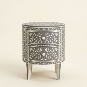 Mesa de Noche Redonda Gris Madreperla con 2 Cajones, Patrón Floral, Hecha a Mano, Lujosa, Mueble de Dormitorio - Product Image 1