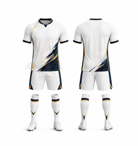 Ensemble maillot et short de football personnalisé, uniforme d'équipe, vêtements de sport respirants en polyester, impression par sublimation, kit d'entraînement et de match - Product Image 1
