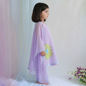 Kurti para Niñas de Excelente Calidad de Tela con Cuello en V y Diseño Floral en Color Morado Suave para Niñas de 1 a 9 Años a Bajo Precio - Product Image 2