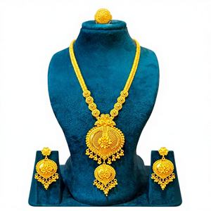 Ensemble collier long avec pendentif en forme de cœur en or de luxe avec boucles d'oreilles de créateur 63139 - Product Image 1