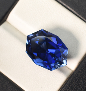 Saphir bleu royal de laboratoire, taille fantaisie hexagonale 18x13 mm, 18,80 carats, pierre précieuse non montée pour la création de bijoux - Product Image 4