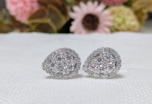 Boucles d'oreilles clous en moissanite taille ronde 2 carats avec halo, en argent sterling 925, style vintage, pour femme, pour mariage et usage quotidien - Product Image 2