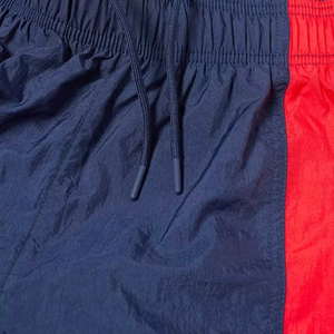Shorts en molleton épais 100 % coton coupe-vent pour homme, personnalisés, avec impression en relief, design strass vieilli, style streetwear, séchage rapide - Product Image 3