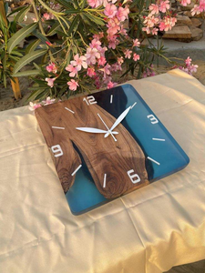 Horloge décorative en résine de bois naturel, artisanale, pour la décoration intérieure contemporaine de la maison et du bureau - Product Image 2