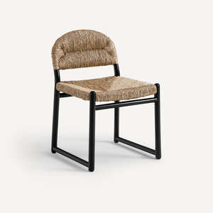 Chaise de salle à manger en rotin éco-responsable faite à la main, structure en osier naturel, dossier en canne, design avec pieds noirs - Product Image 1