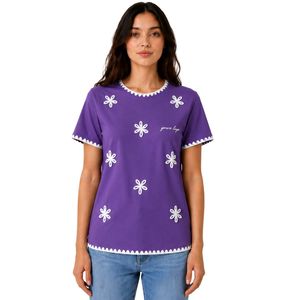 Camiseta de Mujer con Bordado Floral Morado, Ribete Blanco en Contraste, Cuello Redondo, Manga Corta, Estilo Casual, OEM, ODM, Ropa Personalizada - Product Image 1