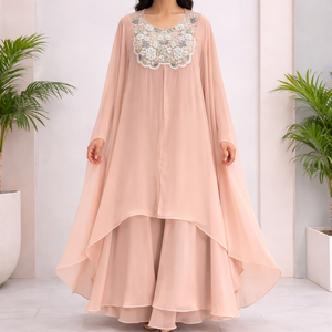 Conjunto de caftán y capa de diseñador Georgette |   Conjunto Étnico en Tonos Pastel con Cuello Bordado con Flores |   Traje Elegante para Fiesta de Eid - Product Image 4