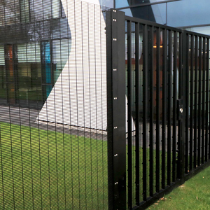 Recinzione Metallica 358 Classica Anti-arrampicata da 7 Piedi, Rivestita in PVC, Resistente alla Ruggine, per Giardini e Fattorie, Alta Sicurezza, Visione Chiara - Product Image 1