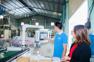 Garment Zipper Slider <b>Bag</b> Designed for Secure <b>Clothing</b> <b>Packaging</b> Smooth Opening and Reliable Storage Use - Product Image 6