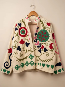 Chaqueta Bomber Suzani Hecha a Mano MONIT MARKETING, Bordada a Mano con Diseño Floral Boho, 100% Algodón Transpirable, Otoño Invierno - Product Image 1