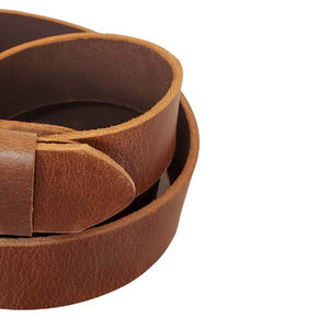 Cinturón de cuero de búfalo premium para hombre, cuero genuino de grano completo, hebilla clásica retro personalizada, cinturón duradero informal y de vestir. - Product Image 6