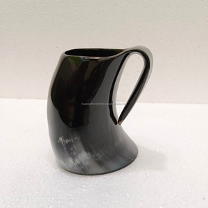 Tasse en corne de boeuf de la meilleure qualité avec loup sculpté à la main Caractéristique écologique Tasse à café de bière sculptée sur mesure pour boisson Viking au meilleur prix - Product Image 4