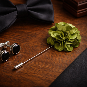 Épinglette de revers en émail faite à la main, motif floral, durable, pour hommes |   Broche de boutonnière de mariage |   Accessoire élégant pour blazer formel - Product Image 3