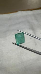 Émeraude naturelle zambienne de 3,19 carats, taille octogonale, pierre précieuse non montée |   Pierre précieuse verte authentique pour la vente en gros de bijoux fins - Product Image 2