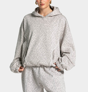 Ensemble survêtement femme gris imprimé léopard surdimensionné avec doublure contrastante et passepoil contrastant, comprenant un sweat à capuche et un pantalon de jogging - Product Image 5
