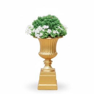 Urnes de jardin faites à la main, pots à fleurs en métal avec design cannelé pour utilisation en extérieur, couleur blanche, lot de deux - Product Image 4