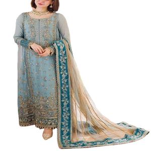 Ropa de Mujer _ Salwar Kameez Elegante y Moderno de Chifón de Seda con Pedrería, Hecho en Pakistán, 2025 - Product Image 1