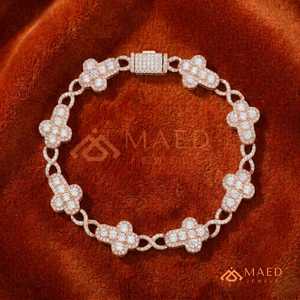 สร้อยข้อมือลายดอกไม้สีโรสโกลด์ประดับมอสซาไนต์ สร้อยข้อมือแบบโซ่เส้นเล็ก ดีไซน์ทันสมัย เหมาะสำหรับใส่ทุกวัน เป็นของขวัญ สไตล์ไมอามี ชิคาโก สำหรับผู้ซื้อชาวเมืองไมอามีและชิคาโก - Product Image 1
