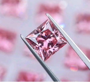Proveedor Mayorista de Diamantes Cultivados en Laboratorio CVD con Certificación IGI, Diamante Rosa Fantasía Princesa de 2.5CT VS2 3EX para Distribuidores e Importadores de Diamantes B2B - Product Image 2
