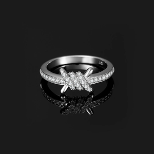 Anillo de compromiso de lujo con logotipo personalizado de moissanita, chapado en plata, con moissanita DEF de 0.5 quilates, unisex. - Product Image 3