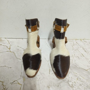 2025 personnalisé véritable Cowgirl Western bottines bout pointu haut haut femmes chaussons hiver Western porter - Product Image 4