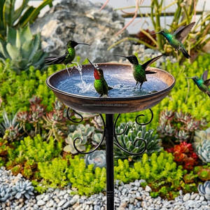 Bain d'oiseaux élégant en métal forgé avec piédestal pour la décoration du jardin, durable, résistant aux intempéries, utilisation longue durée. - Product Image 3