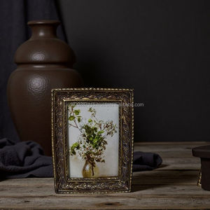 Playful metal photo <b>frame</b> for kids home decor offering bright enamel finish cheerful <b>memory</b> display solutions - Product Image 3