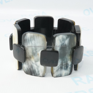 Bracelet Élégant Fait Main en Os Poli, Écologique, Classique et Extensible, Accessoire de Mode pour Femmes et Filles - Product Image 3