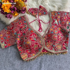 Collection de Blouses pour Femme en Faux Georgette à Motifs Floraux, avec Broderies de Fil et Cordons, Découpes en Forme de Pomme et Bordures Fantaisie - Product Image 1