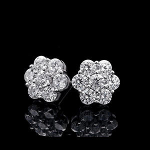 Pendientes de Diamantes con Forma de Flor Romántica, Pendientes de Moissanita con Plata de Ley S925, Regalo para el Día de San Valentín y Aniversario - Product Image 4
