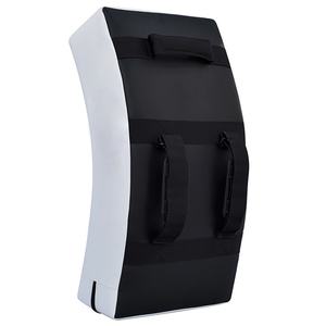 Protège-tibias personnalisé, durable, respirant et écologique pour les arts martiaux, la boxe et l'entraînement MMA, en cuir PU blanc et noir, avec logo personnalisé - Product Image 3