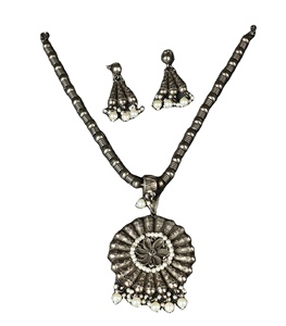 Conjunto de Collar y Pendientes de Acero Inoxidable con Zirconia Plateada Oxidada |   Étnico Indio Bohemio Tribal Vintage |   Anillo de Compromiso para Mujer - Product Image 1