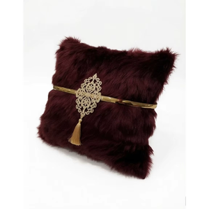 Cojín Decorativo de Piel Sintética Color Borgoña con Adorno de Borla Dorada |   Cojín Decorativo Cuadrado de Felpa para Sofá y Dormitorio - Product Image 3