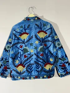 Chaqueta Vintage Boho Azul Cielo de Terciopelo con Bordado Floral Suzani a Mano, Cuello Alto y Manga Larga, Ropa de Abrigo de Primavera para Mujer - Product Image 6
