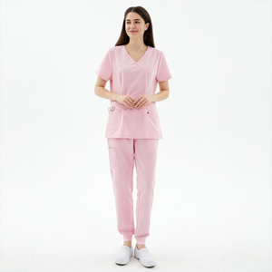 Ensemble de Blouses Médicales pour Femmes en Gros – Uniforme d'Infirmière Personnalisé Style Jogger – Tenue d'Hôpital - Product Image 1