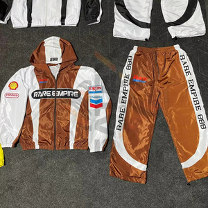 Ensemble 2 pièces unisexe coupe-vent personnalisé : sweat à capuche zippé et pantalon cargo imprimé, survêtement coupe-vent pour homme - Product Image 1