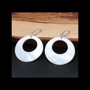Boucles d'oreilles en coquille polie, bijoux artisanaux naturels, objets de collection, pour les soirées, par Curio Craft - Product Image 2