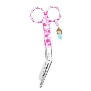 Ciseaux infirmiers avec motifs de cœurs sur fond rose, en acier inoxydable, conçus pour des coupes rapides et précises en milieu médical - Product Image 6