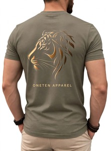 ONETEN T-shirt vert olive pour homme avec imprimé tête de lion dorée, manches courtes, col rond - Product Image 3