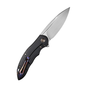 Couteaux pliants avec manche texturé gris, lame en acier inoxydable, design compact et pliable pour la randonnée en plein air et les tâches utilitaires - Product Image 1