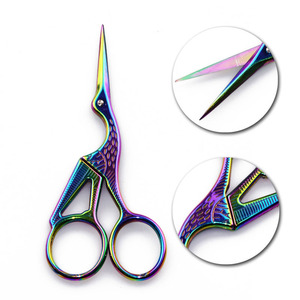 Ciseaux à cuticules en gros pour la coupe de cheveux, soins personnels, accessoire de beauté en titane, lame en acier inoxydable, ciseaux avec logo - Product Image 1