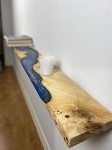 Table console flottante en résine époxy Blue River, bois à bords naturels, étagère au sol, faite à la main, moderne, luxueuse, écologique, durable - Product Image 6