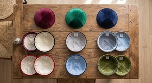 Kipá de Terciopelo, Gorro Judío de Color Sólido, Gorro Étnico del Medio Oriente para las Cuatro Estaciones, Disponible en 9 Colores - Product Image 3