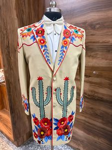 Traje Occidental Crema para Hombre con Bordado Floral y Diseño de Cactus – Conjunto de Blazer y Pantalón Estilo Vaquero para Boda - Product Image 4