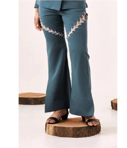 Pantalones de Corte Bootcut Azul Sólido Premium para Mujer con Adornos Brillantes, Cintura Alta, Ajuste Cómodo, Perfectos para el Trabajo o Fiestas - Product Image 1