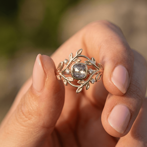 Anillo de compromiso Earthborn Diamond con piedra central sal y pimienta, joyería nupcial de lujo, estilo exclusivo, gran éxito de ventas - Product Image 1