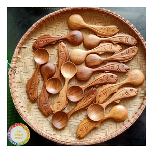 Cucharas de madera artesanales con forma de pez, utensilios de cocina de madera para escuela Montessori, cuchara de madera tallada a mano con forma de pez, personalizada - Product Image 1