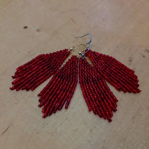 Pendientes de abalorios artesanales con cuentas rojas en forma de abanico, estilo moderno, joyería de moda para mujer, suministros para abalorios. - Product Image 1