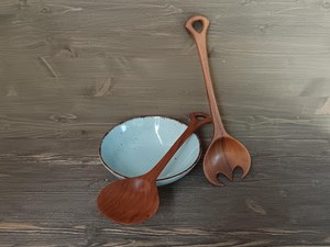 Juego de cubiertos y cucharas para ensalada de madera de acacia familiar, moderno, ecológico, con mango pulido de alto brillo - Product Image 1